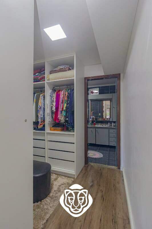 Closet - Dormitório IV 