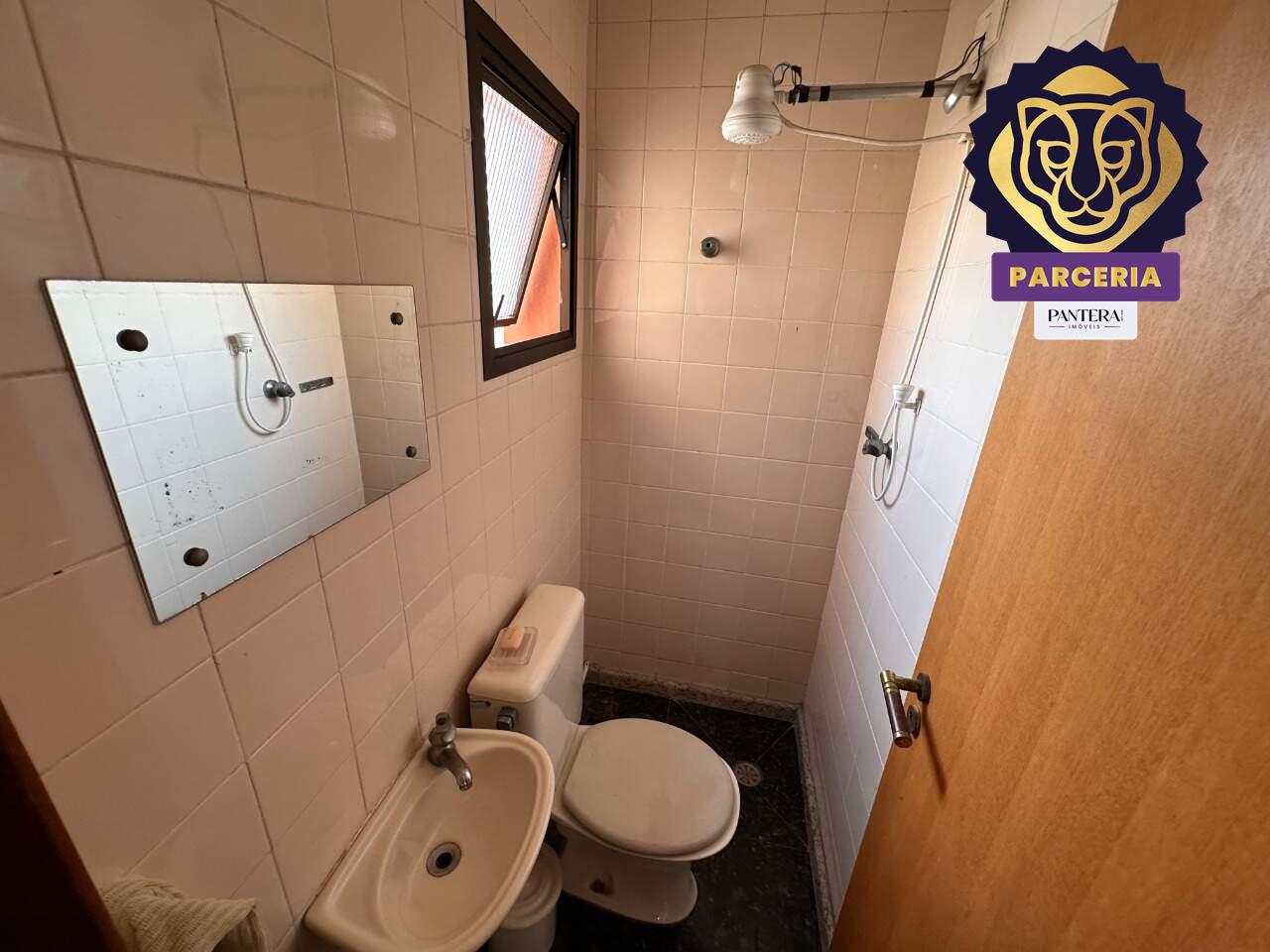 Banheiro - Área de Serviço