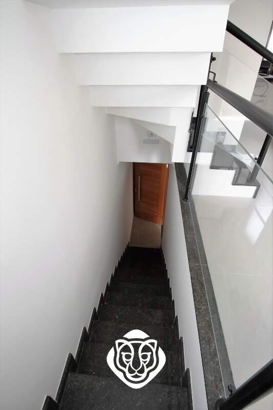 Acesso suítes  escadas