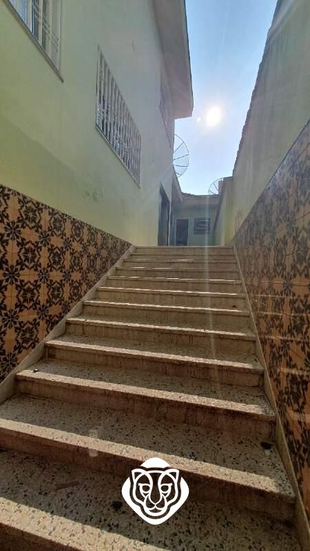 Escada de acesso a cozinha