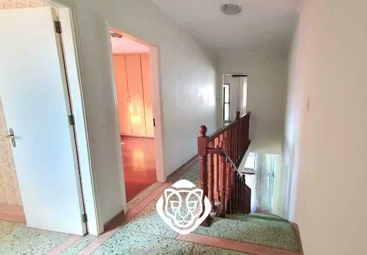 corredor de acesso aos dormitórios