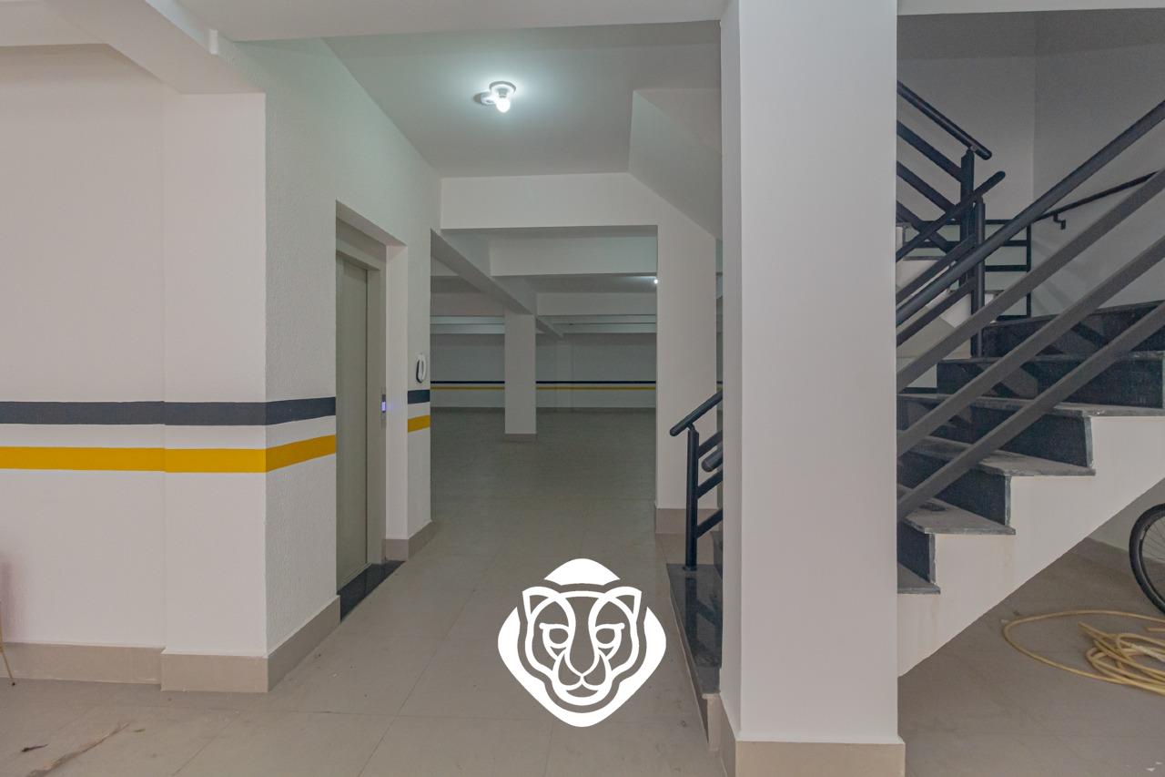 Elevador / Escada de acesso