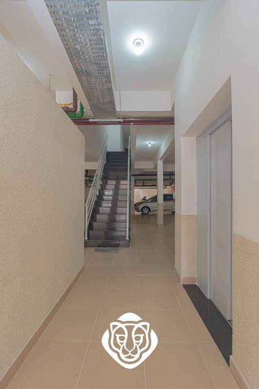 Elevador / Escada de acesso