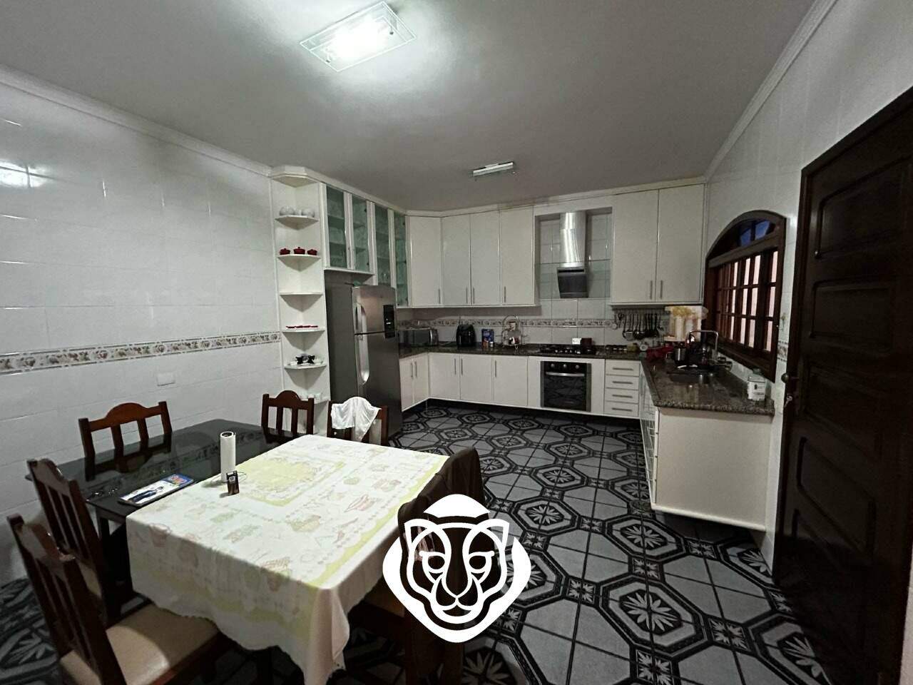 Cozinha e sala de jantar