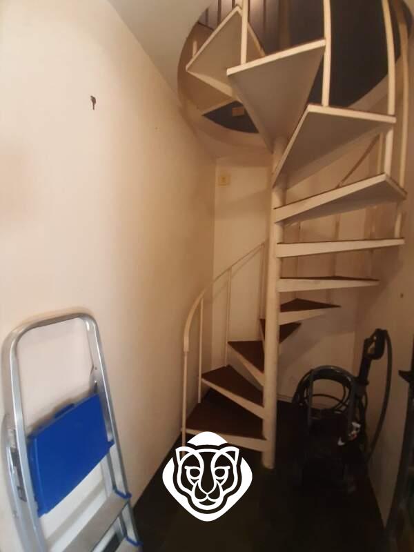 Acesso escritório/garagem/edícula