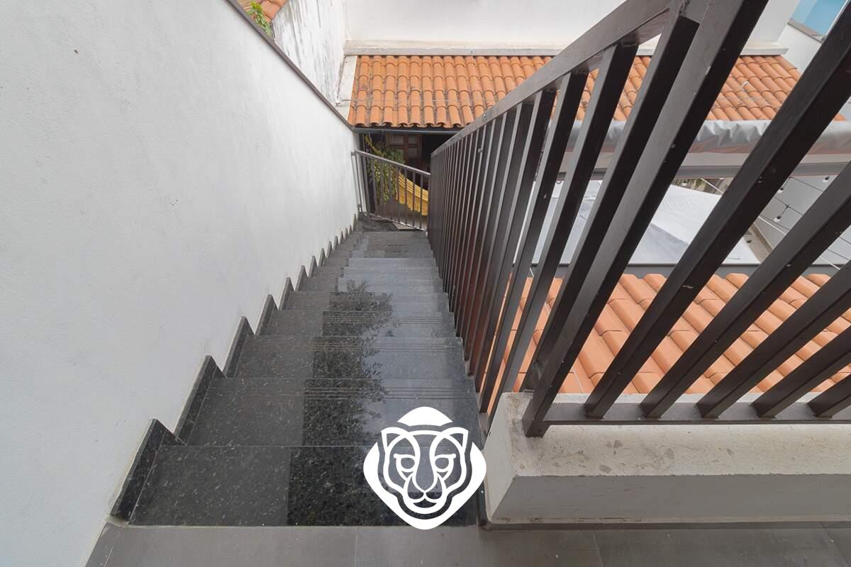 Acesso a varanda edícula