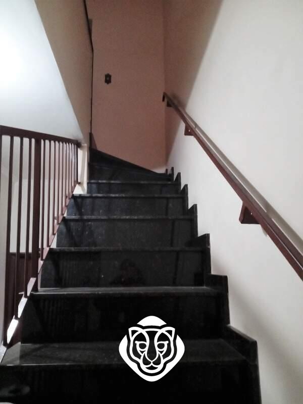 Escada acesso aos Dormitórios casa I