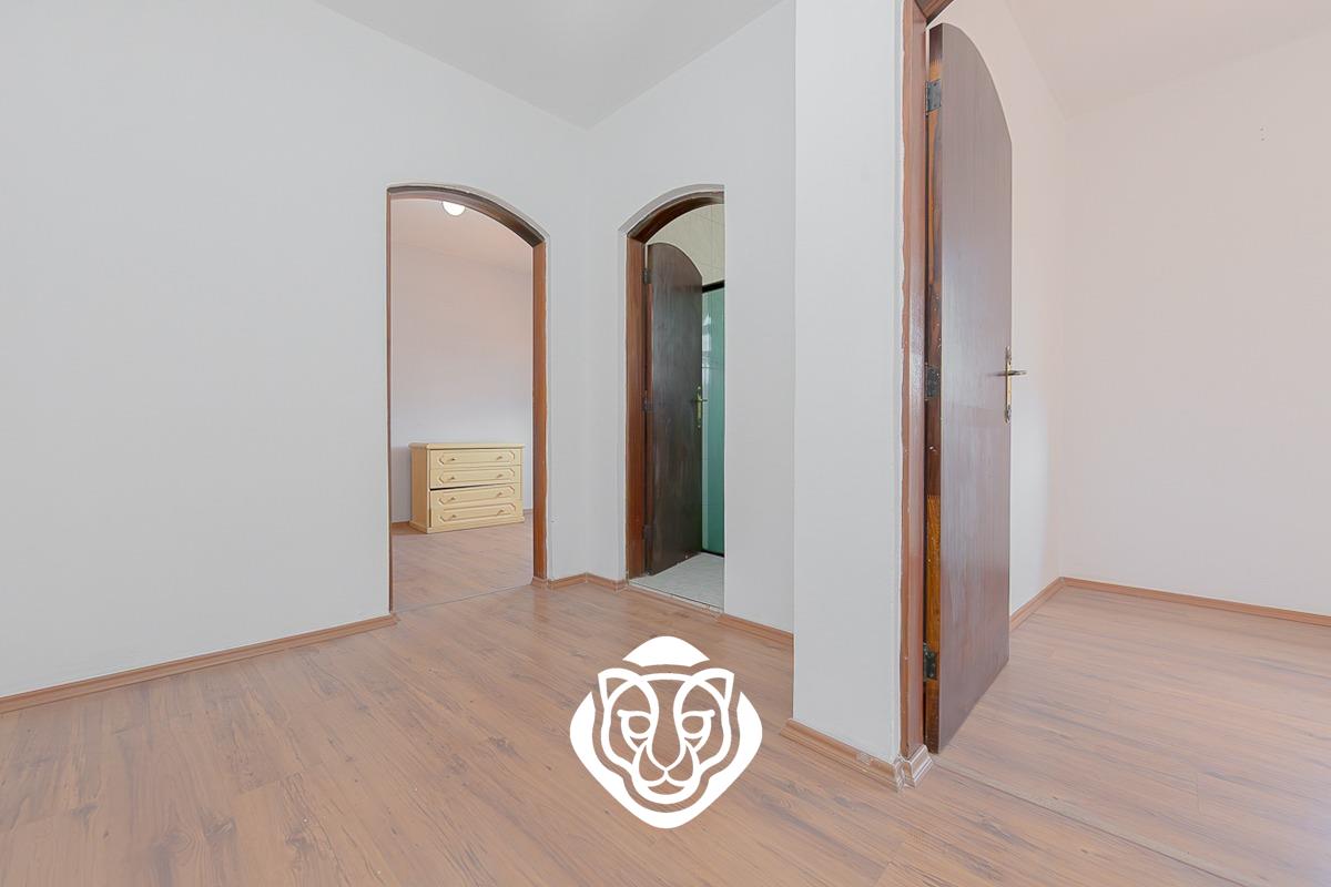 Acesso aos dormitórios casa fundos 