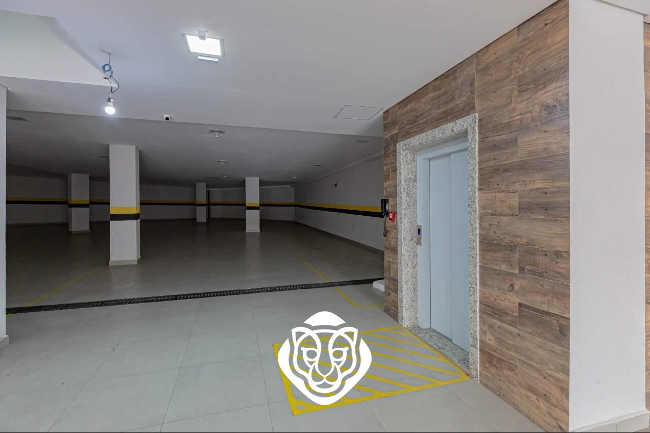 Acesso ao apartamento / Garagem