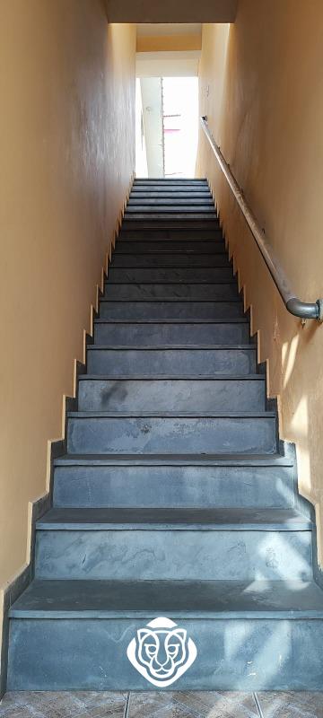 Escada acesso a casa 