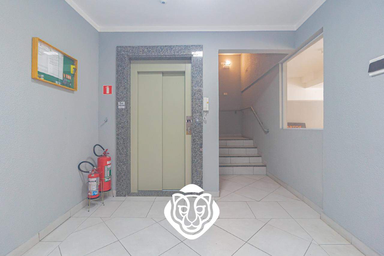 Elevador / Escada de acesso