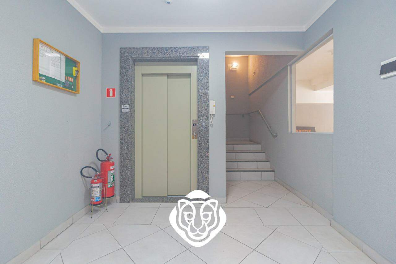 Elevador / Escada de acesso