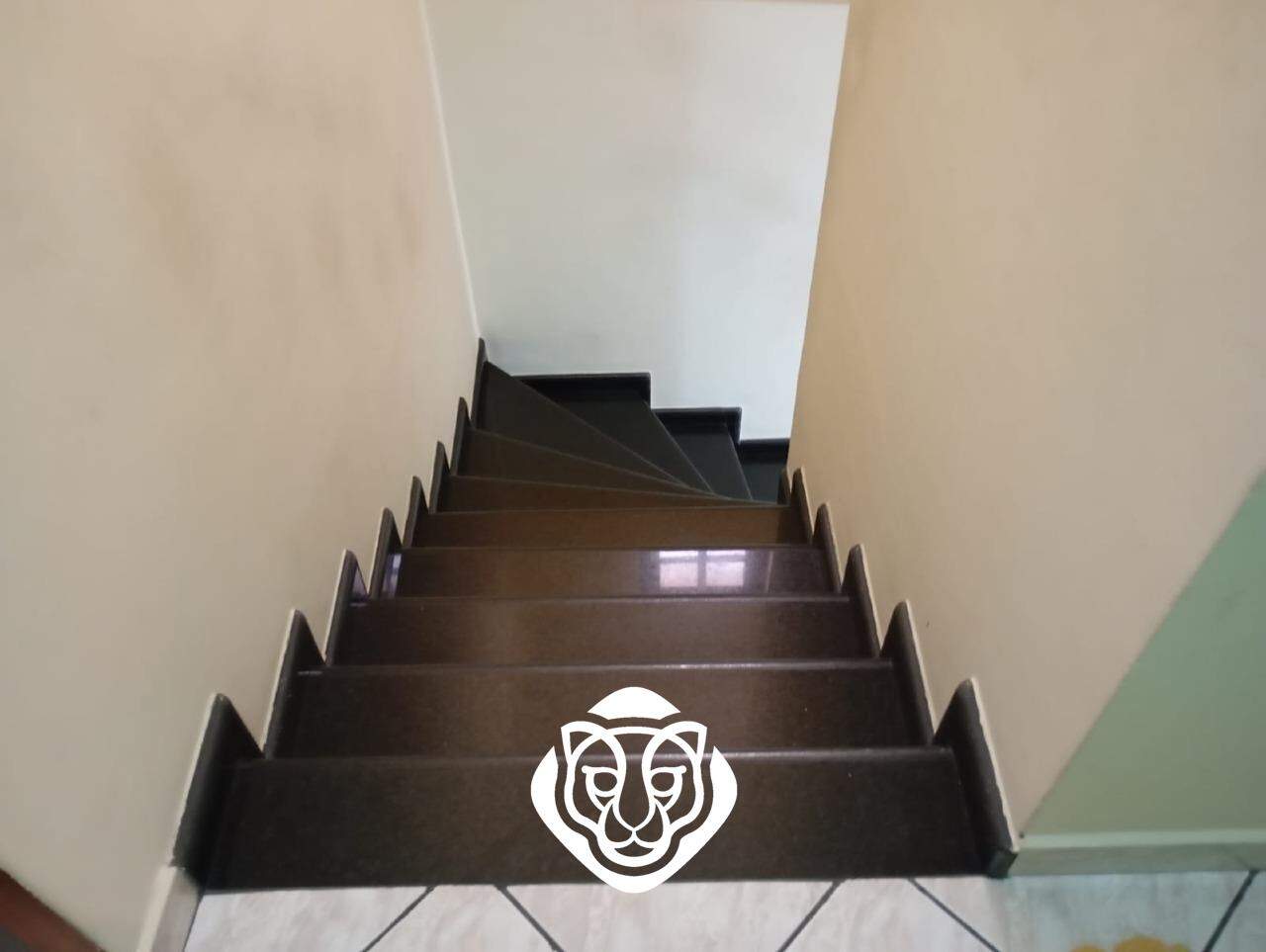 escadas acesso dormitórios