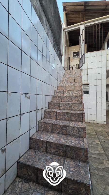 Escada de acesso 