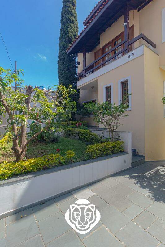 Garagem / Jardim