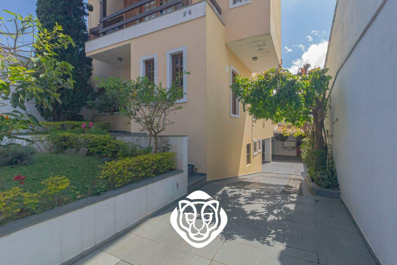 Garagem / Jardim