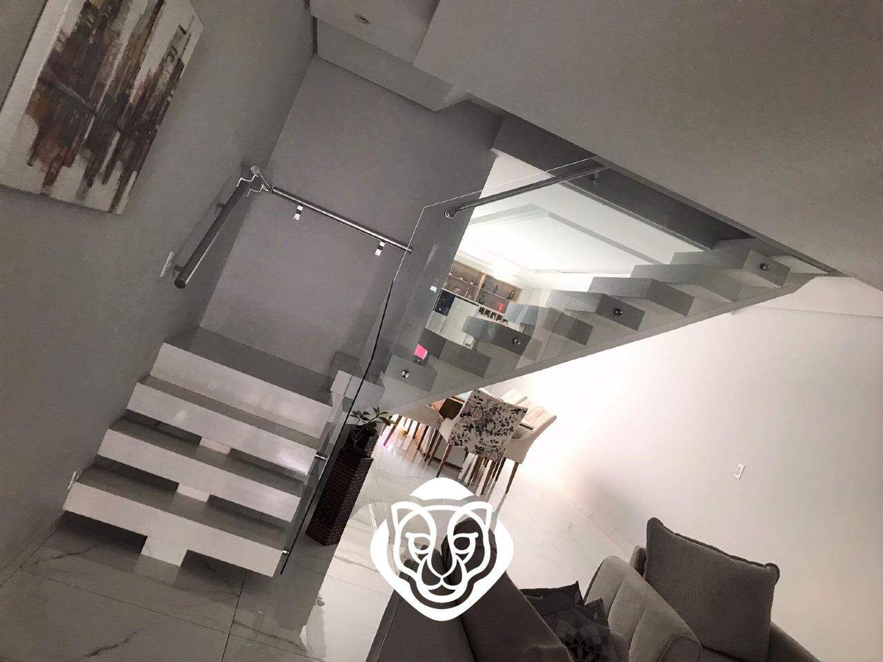 Escadas acesso dormitórios