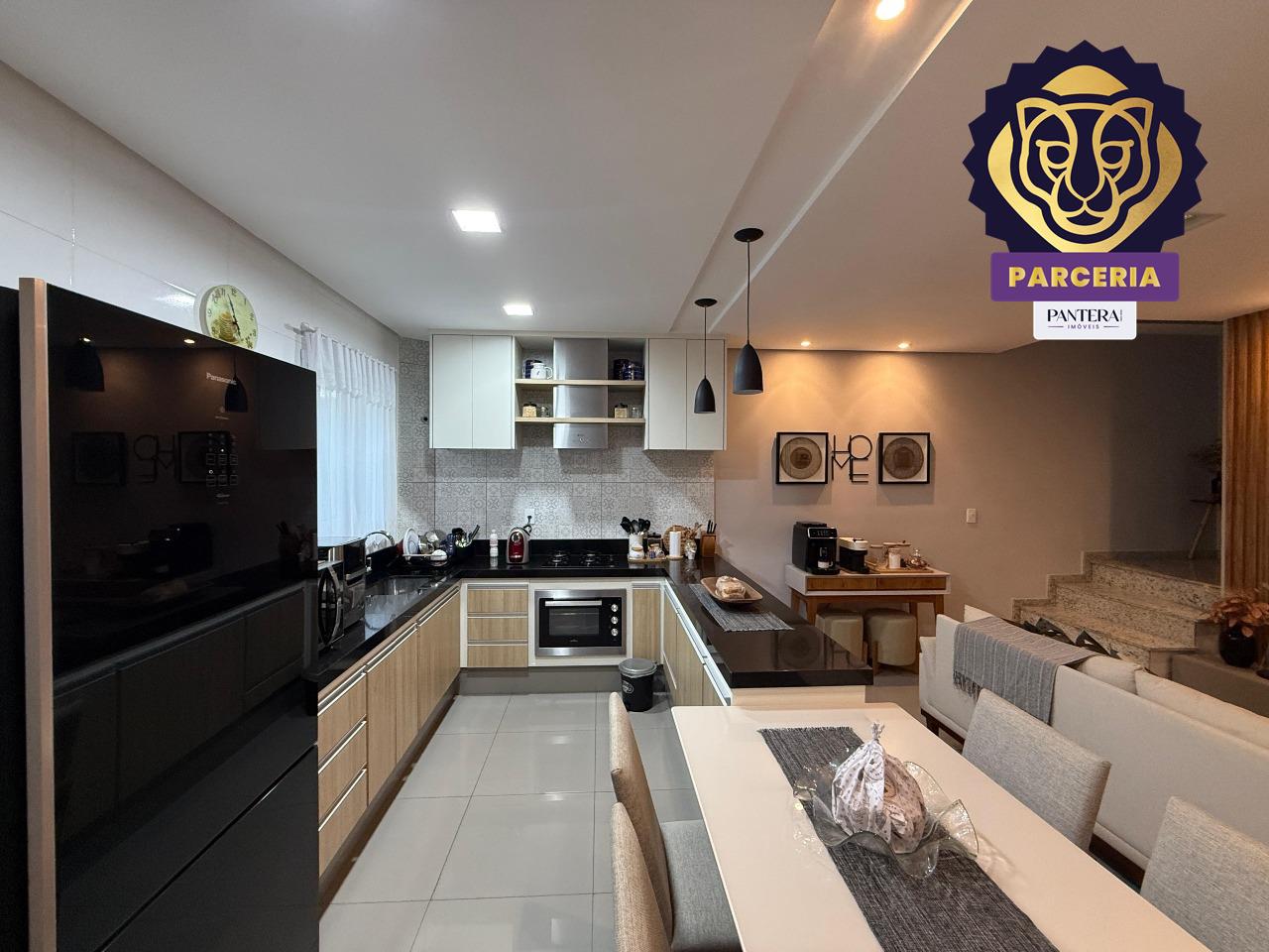 Sala de Jantar e Cozinha