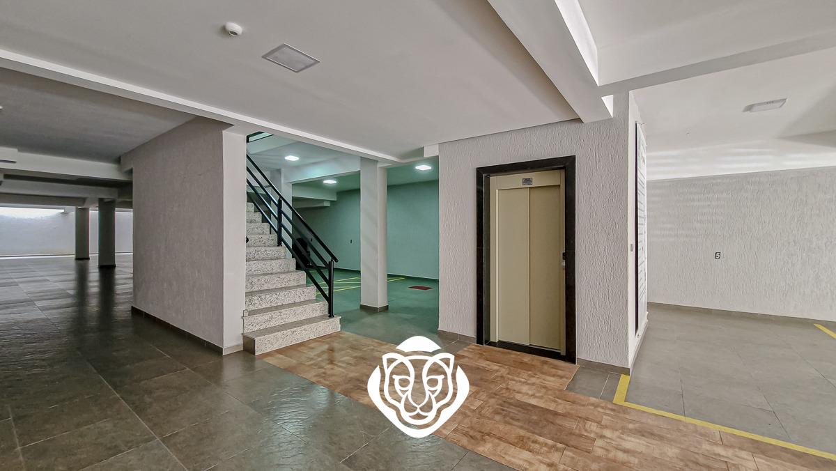 Acesso ao apartamento / Garagem