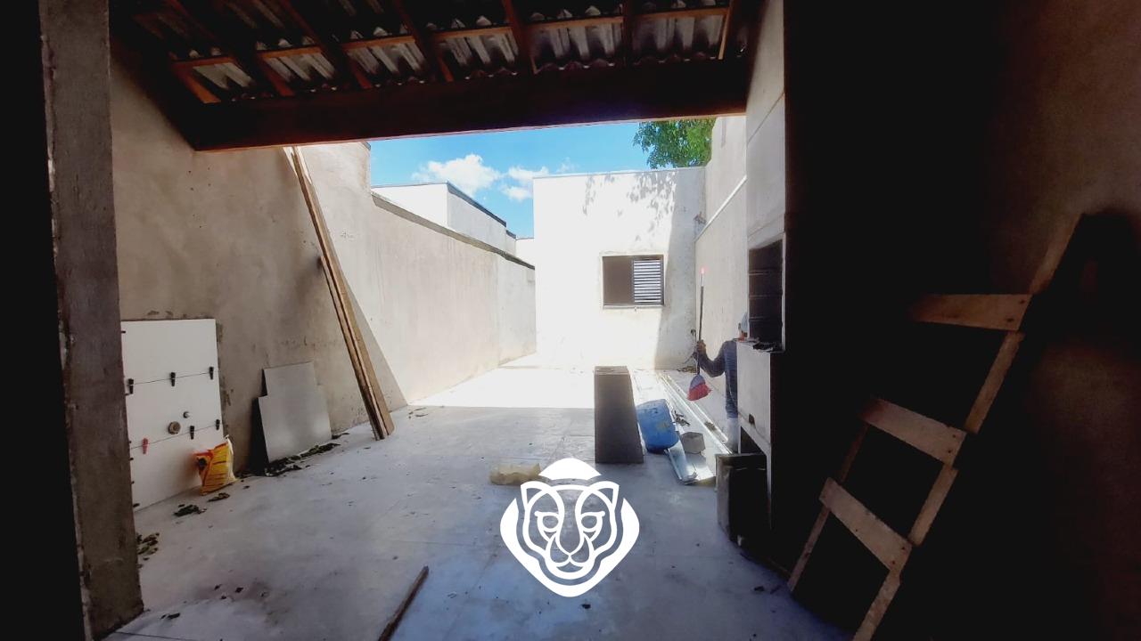 Quintal com churrasqueira