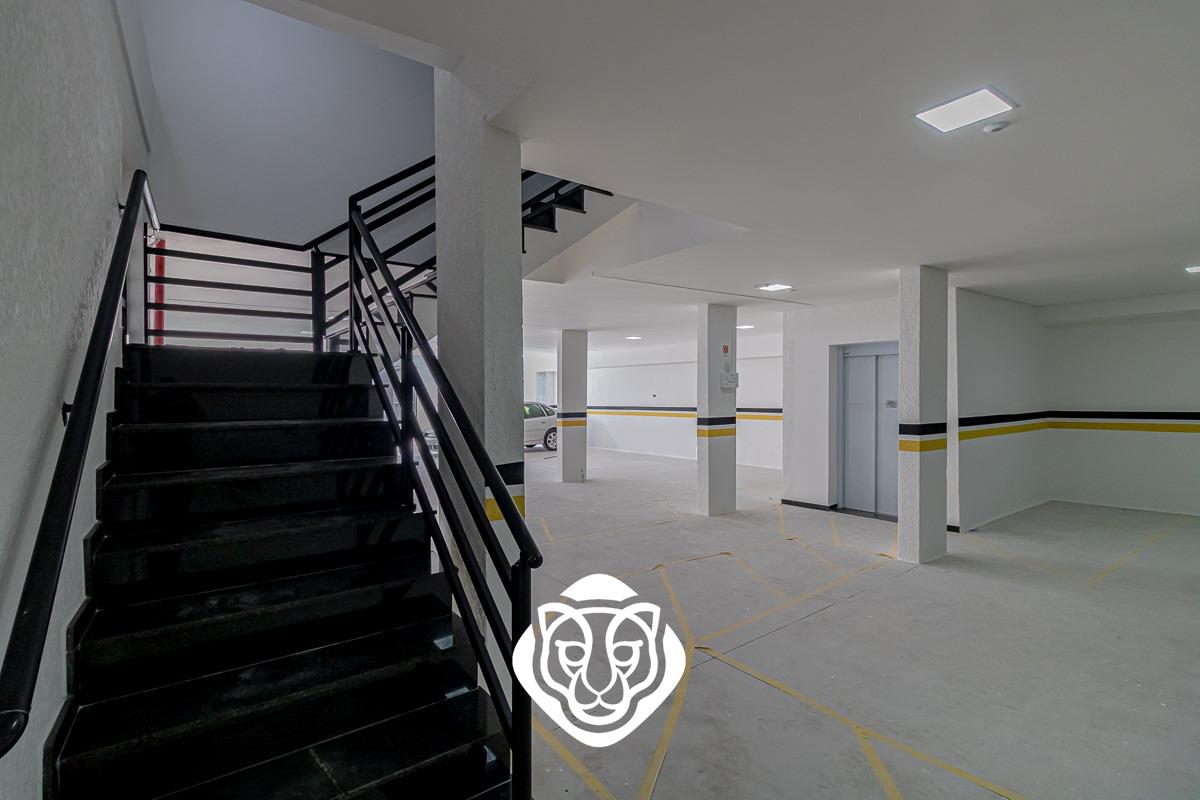 Acesso ao apartamento / Garagem