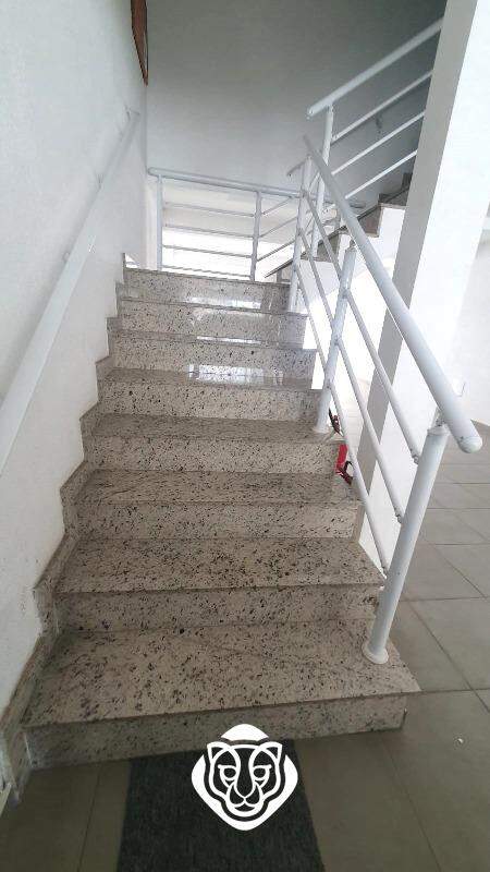 Escada de acesso ao Apartamento