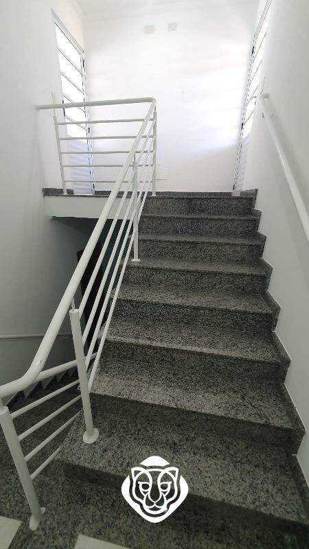 Escada de acesso a cobertura