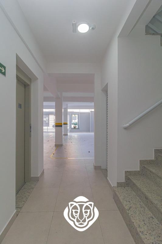 Elevador / Escada de acesso