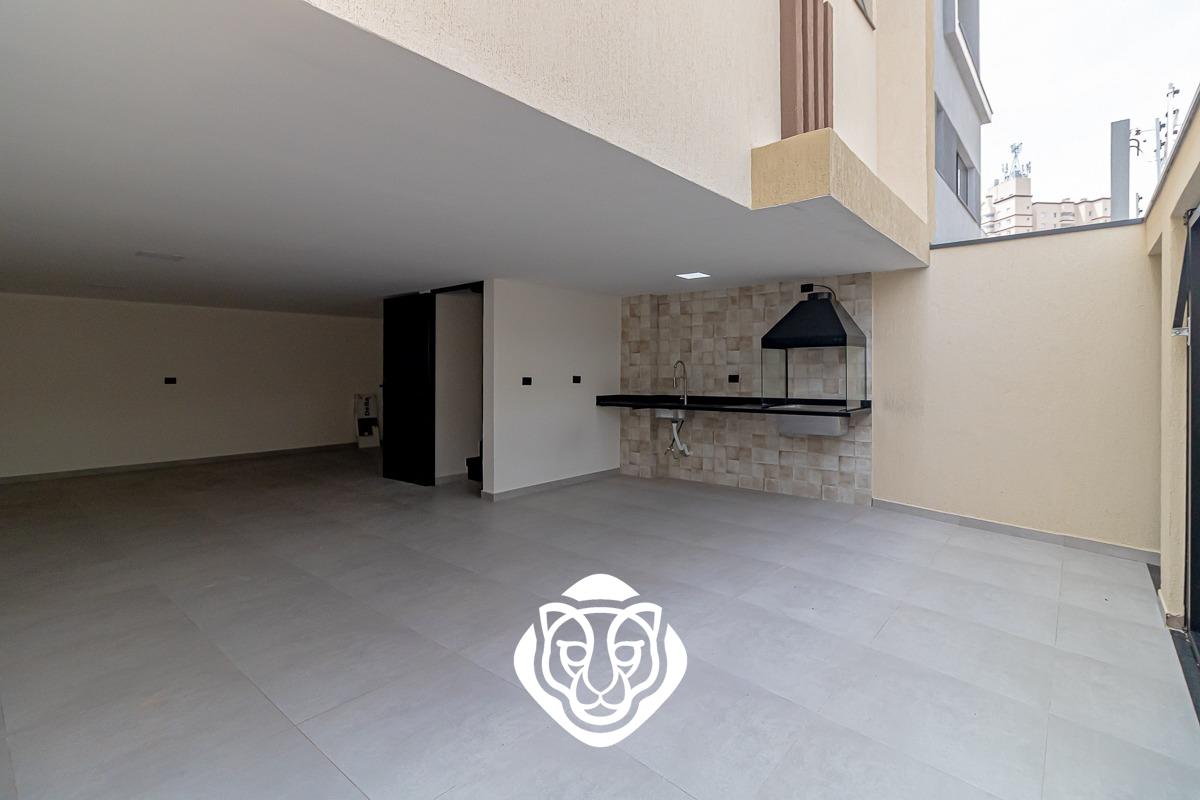 Área de churrasqueira / Garagem