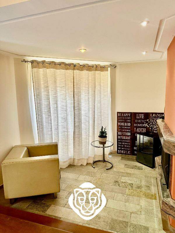 Sala com lareira