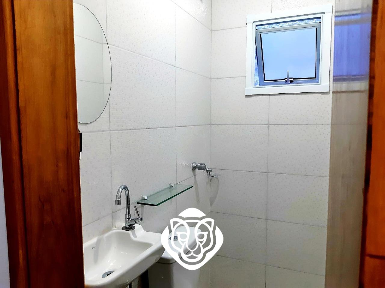 Casa 1 banheiro social 