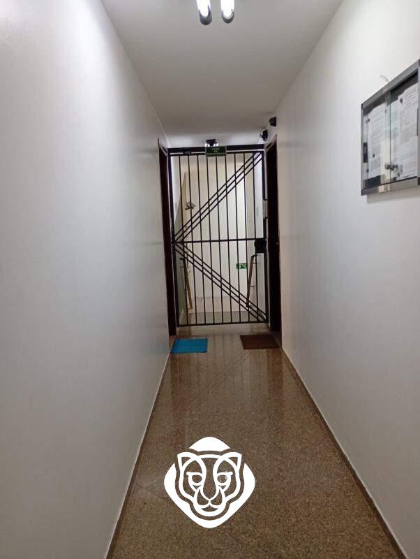 Portão de acesso as salas