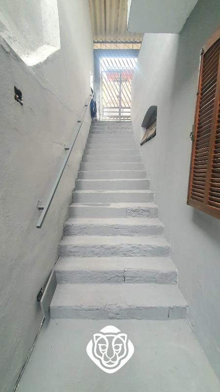 Escada de acesso a Casa