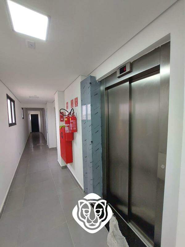 Hall social e elevador 