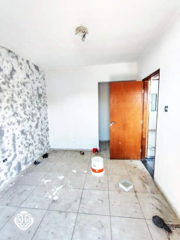 Apartamento sobre loja suite I