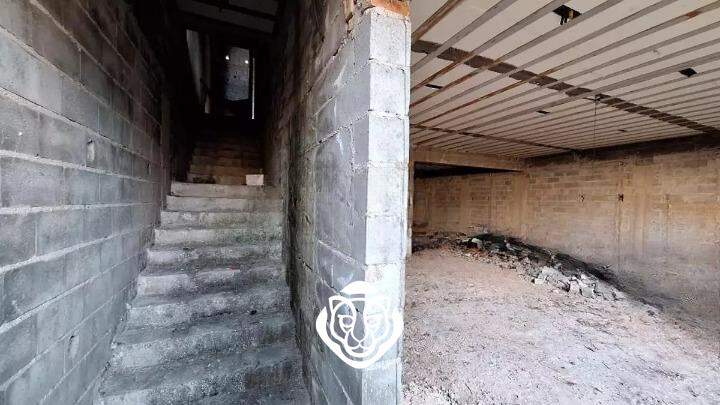 Construção (piso 1)  acesso 