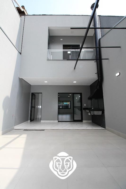 Quintal com churrasqueira 