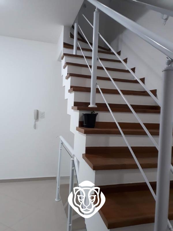 Escada de acesso à suíte