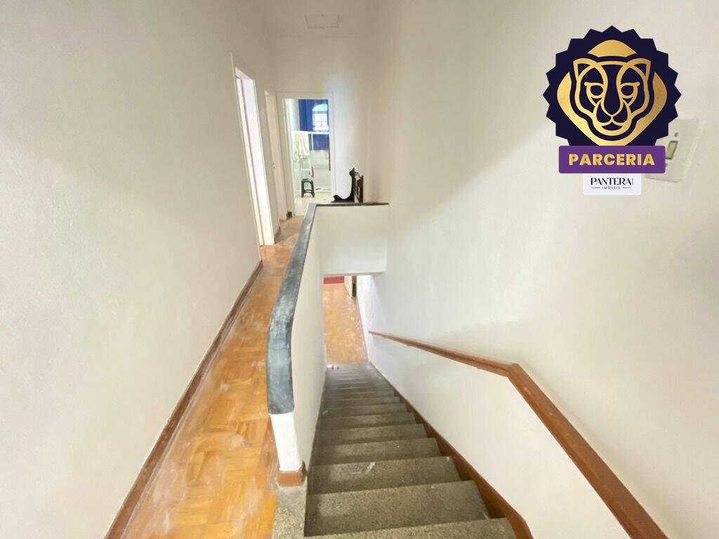 Escada acesso quartos