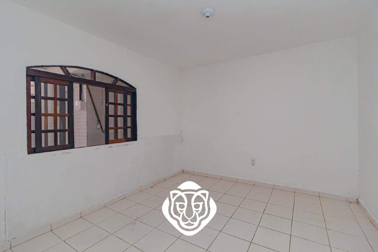 Casa 1 dormitório