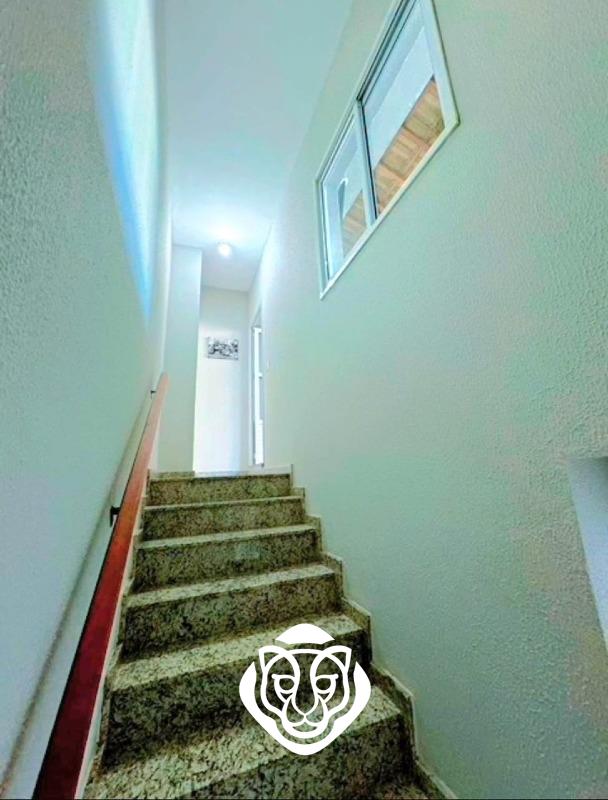 Escada de acesso a cobertura