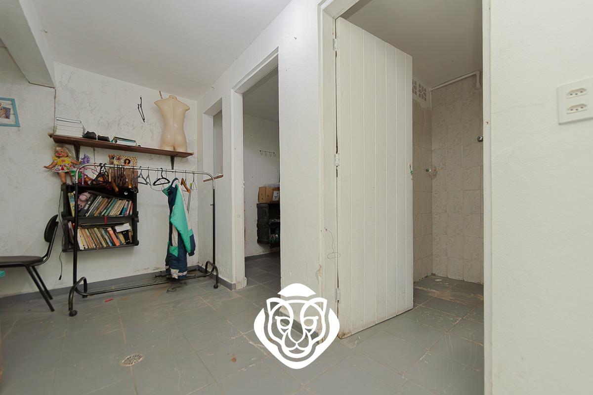 Dormitório casa fundos 