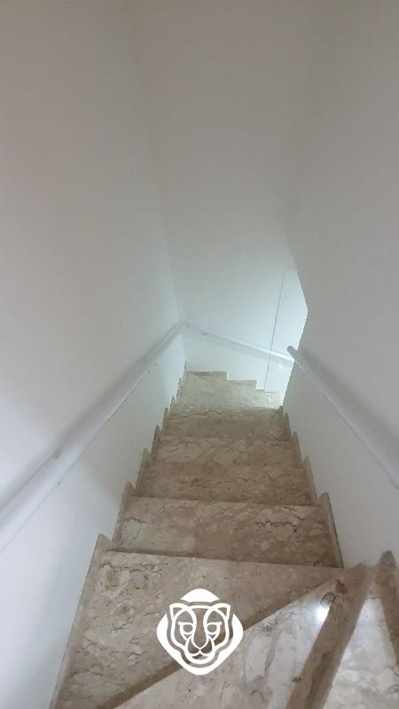 Escada de acesso a Cobertura