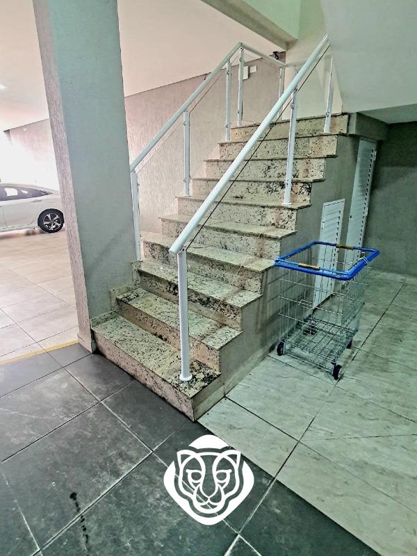 Escada de acesso aos Apartamentos