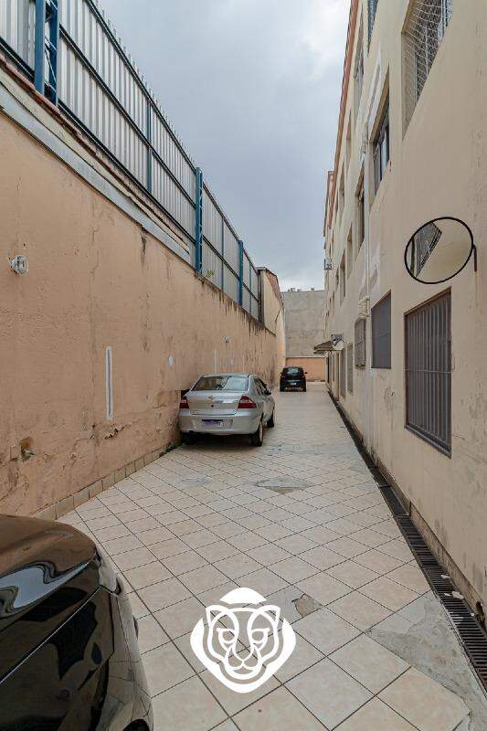 Corredor de acesso / Garagem