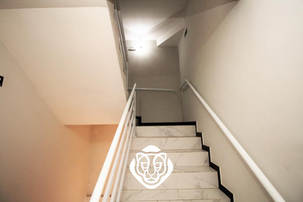 Hall e escadas social 