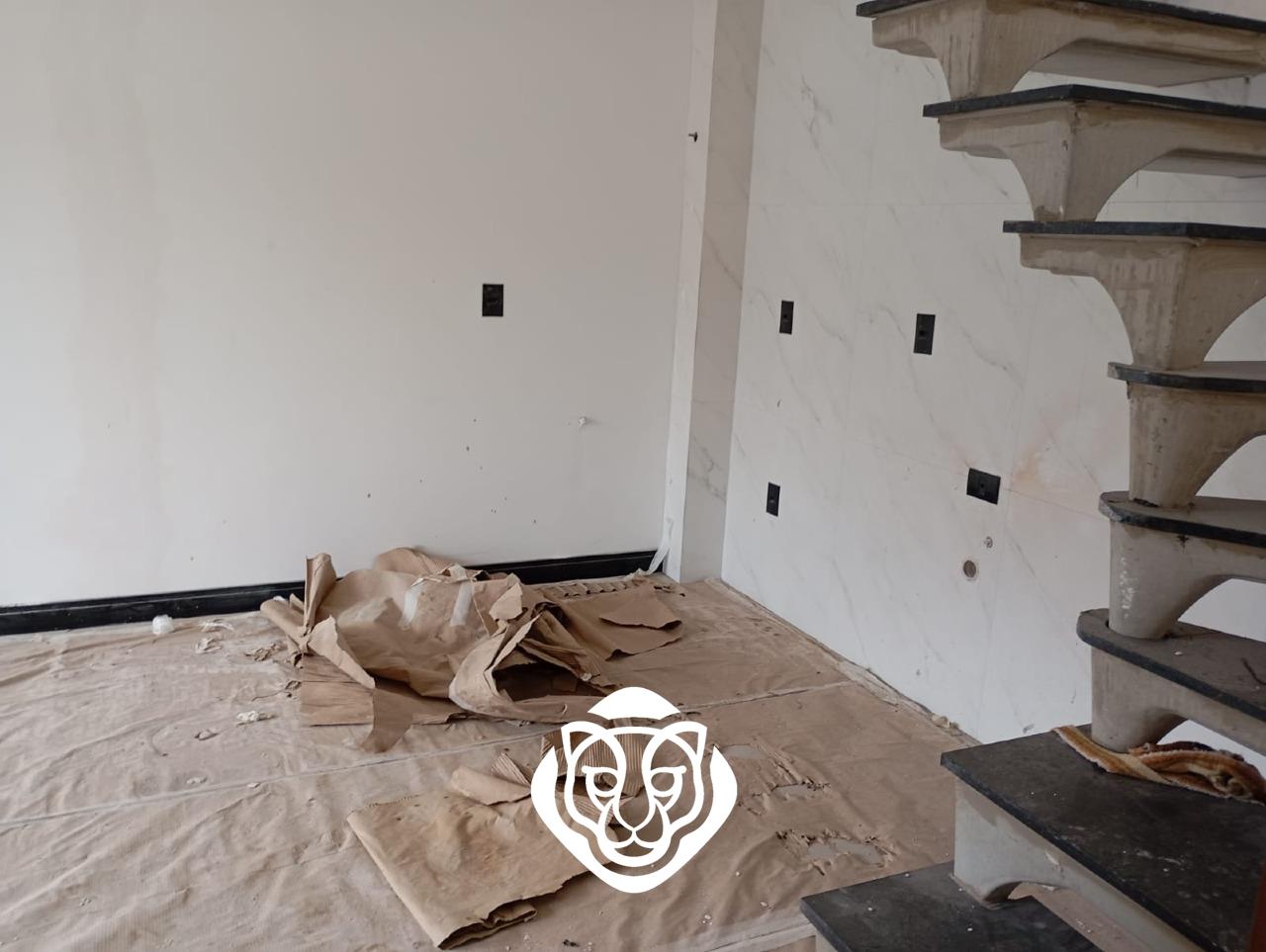 Cozinha e escada para Cobertura