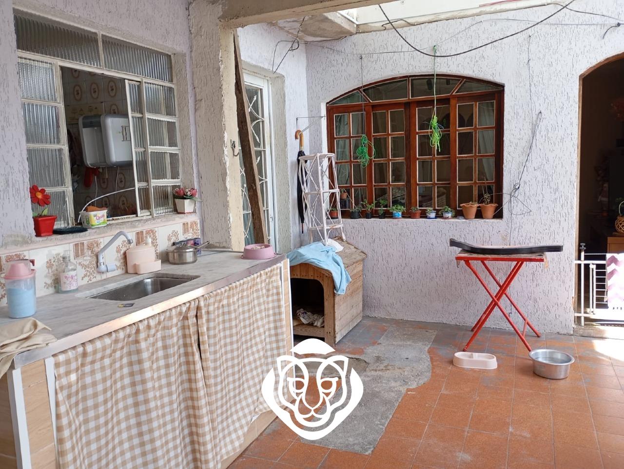 Área de serviço - casa fundo