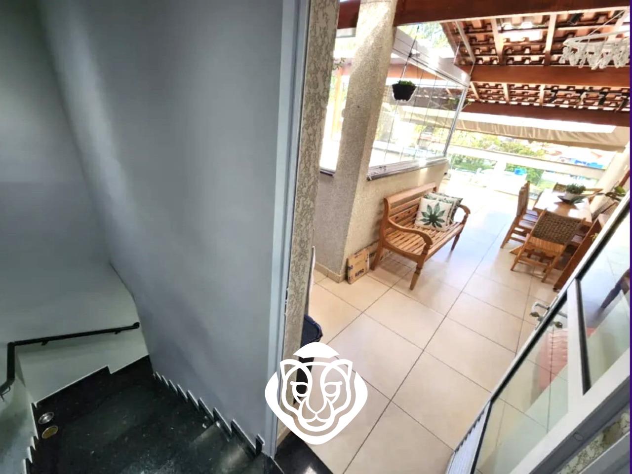 Escada de acesso a Cobertura