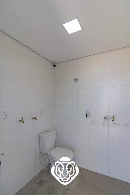 Banheiro I / Cobertura